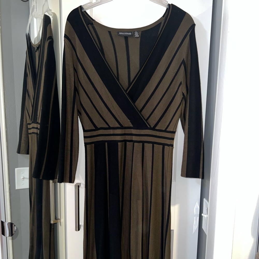 Nina Leonard green sweater dress